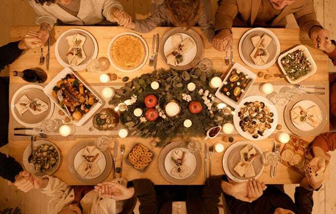 Ideas for a festive christmas table straight out of a picture book